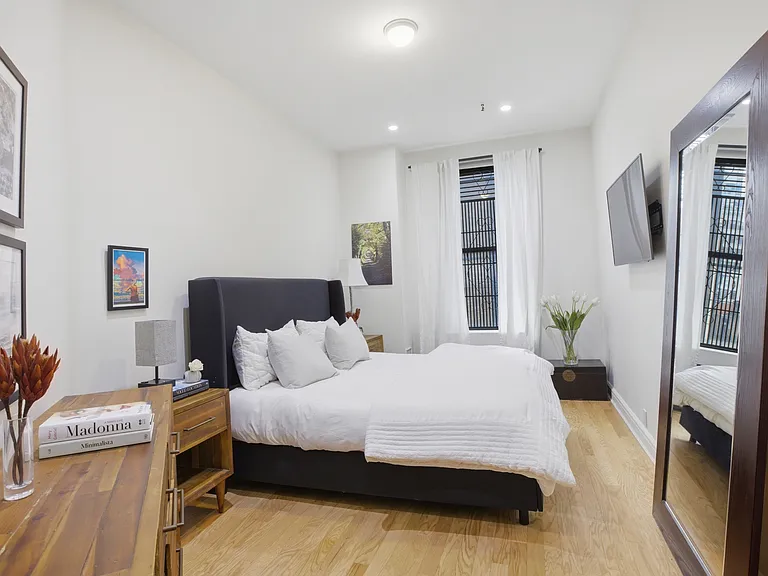 35 E 20th St #6B — Photo 7