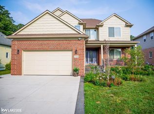 37440 Curwood St, Sterling Heights, MI 48310