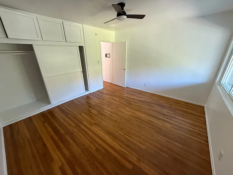 14956 Magnolia Blvd #4 — Photo 6