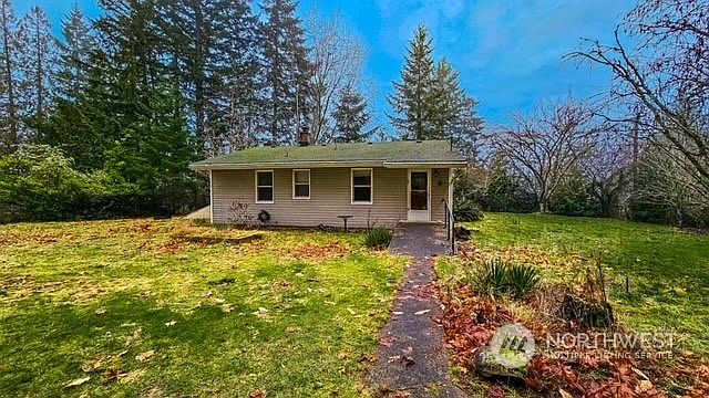 2nd image of 6831 Long Lake Road SE
