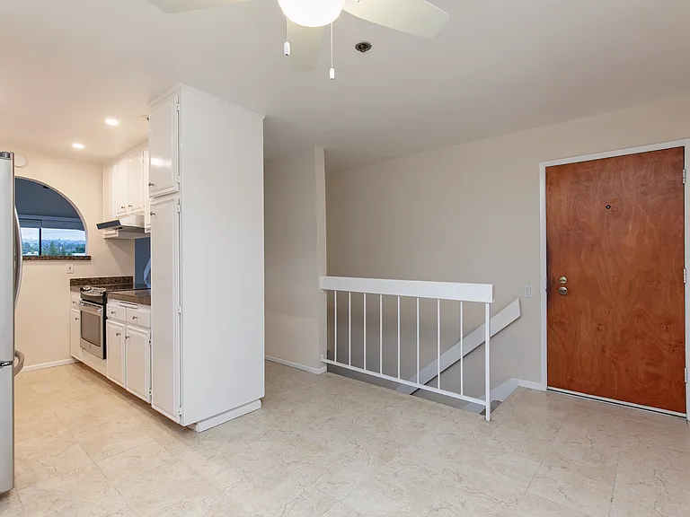 1225 Pacific Beach Dr — Photo 15