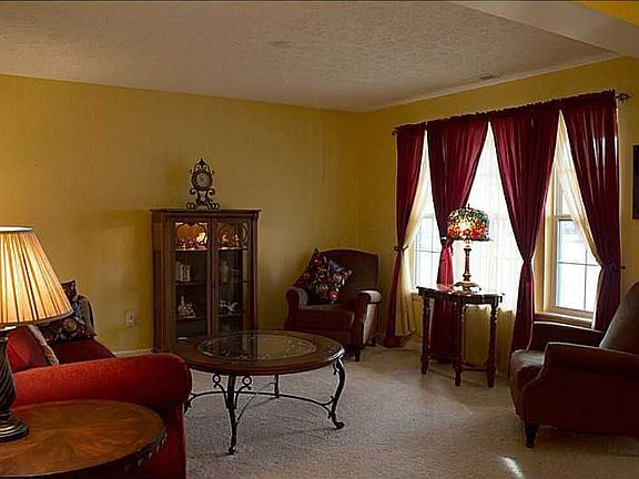3rd image of 8210 Oakley Ln