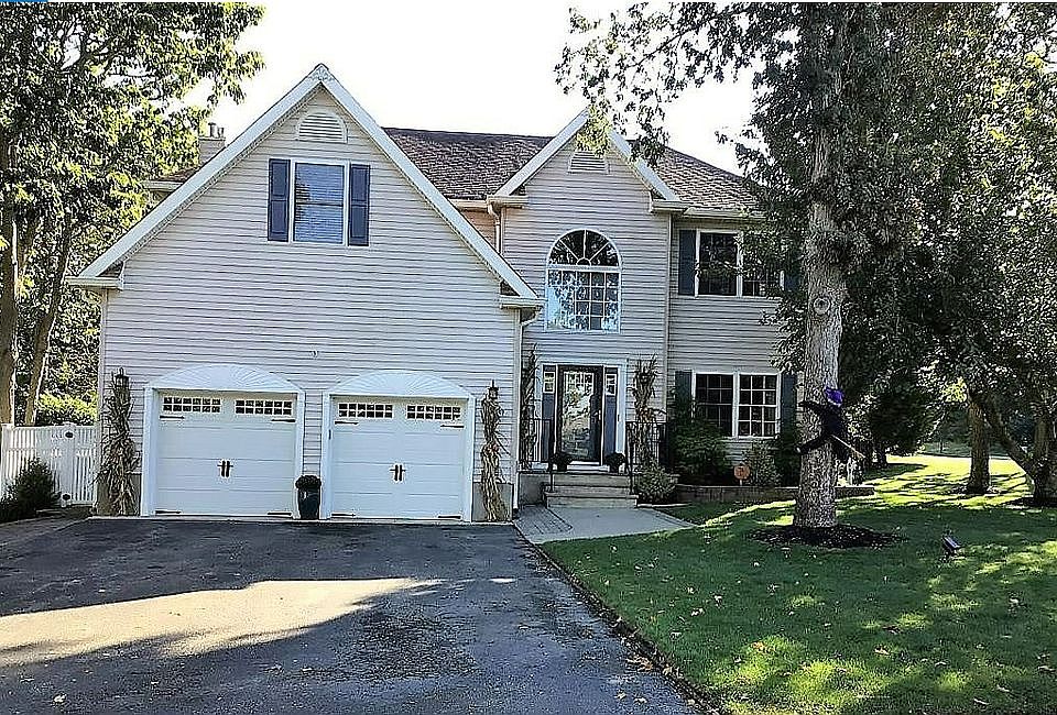 1st image of 1068 Sheila Dr