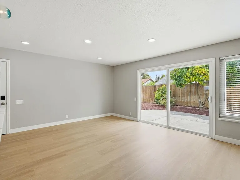 1857 Macduee Way — Photo 15