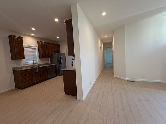 3rd image of 32092 Almaden Blvd