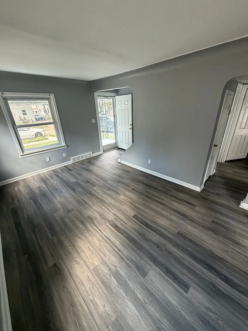 20640 Kenosha St, Harper Woods, MI 48225 — Photo 3