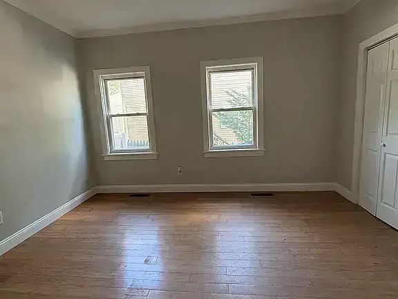 5th image of 235 Starr St #1