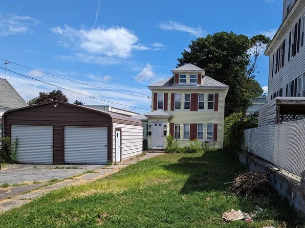 118 Brookfield St, Lawrence, MA 01843