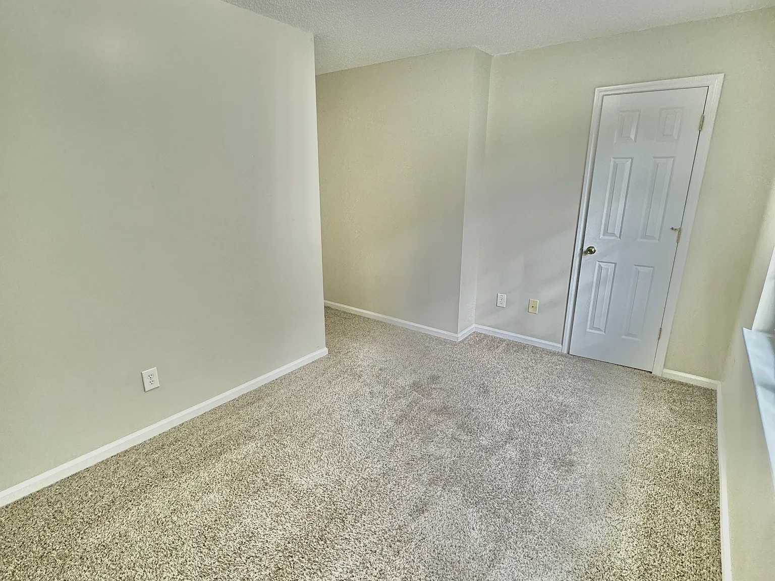 319 Bracken Place - 1 — Photo 4