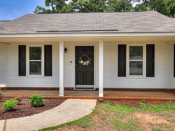 5th image of 2511 Castlewood Dr
