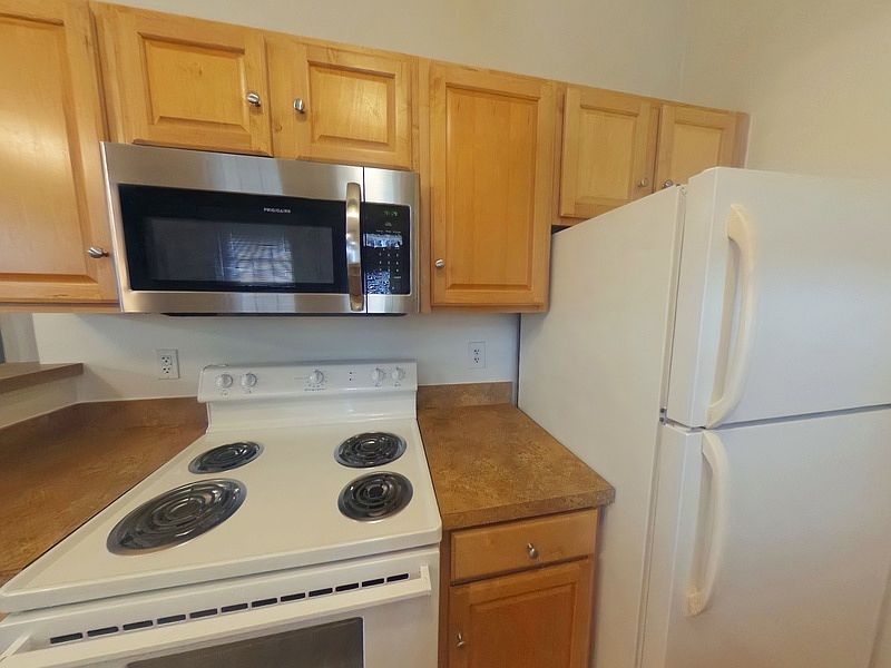 2nd image of 302 N Goshen St APT 102