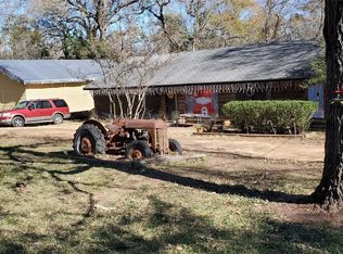 17027 Red Oak Dr, Plantersville, TX 77363