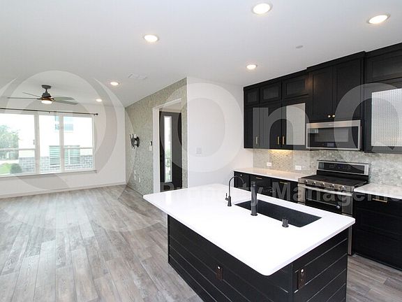 4th image of 618 Arapaho Dr
