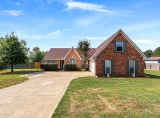 3020 Country Club Rd, Senatobia, MS 38668