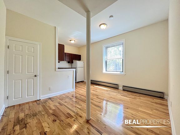 4th image of 635 W Barry Ave APT 104