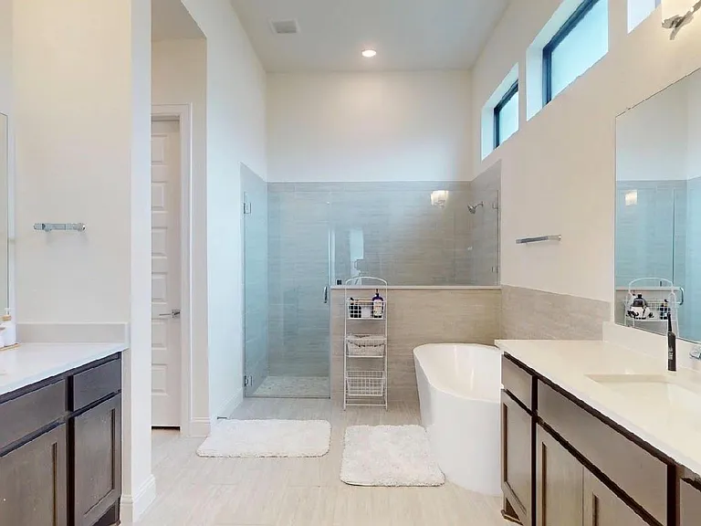4611 Columbus Dr — Photo 13