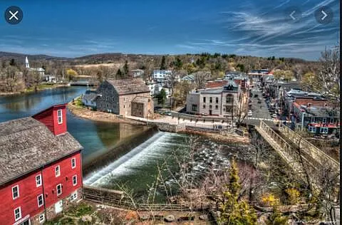 Town of Clinton - 2 minutes away
