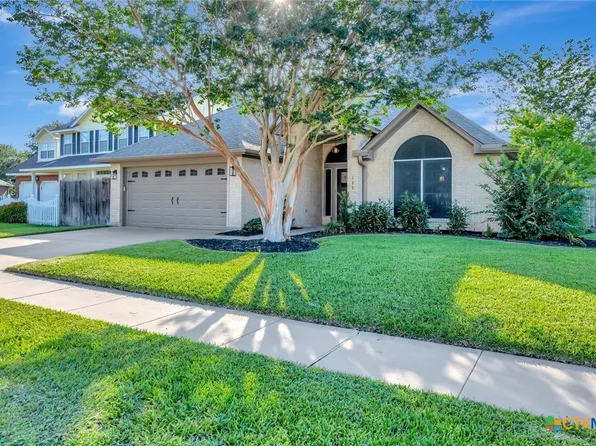 105 Legend Dr, Victoria, TX 77904