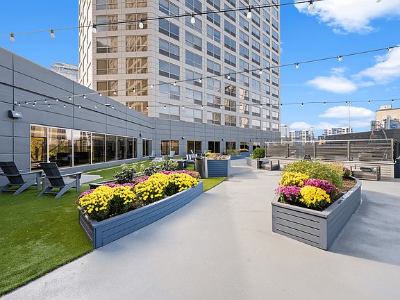 Rooftop Patio at Presidential Towers in Chicago, IL