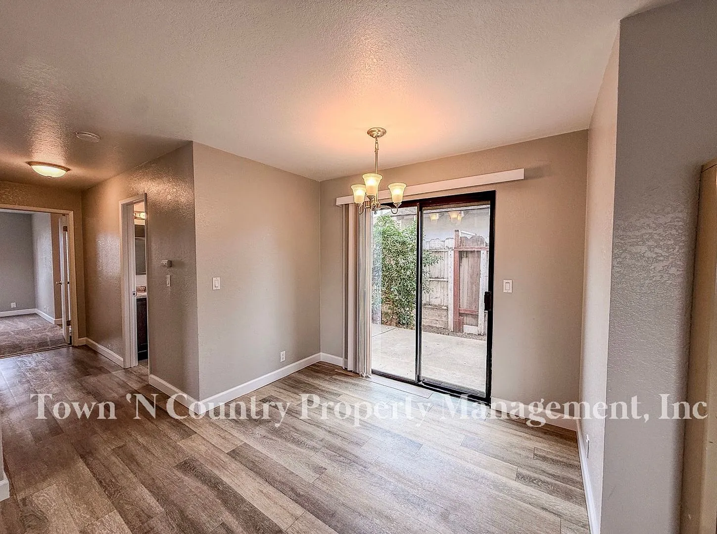 Clay Manor Apartments — Photo 4