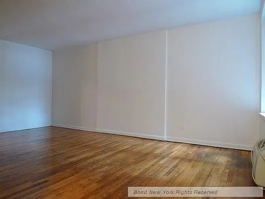 Rented by Bond New York | media 49