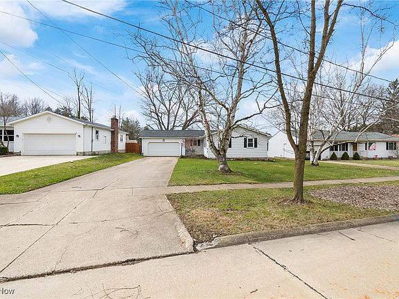 3rd image of 355 Strawberry Ln