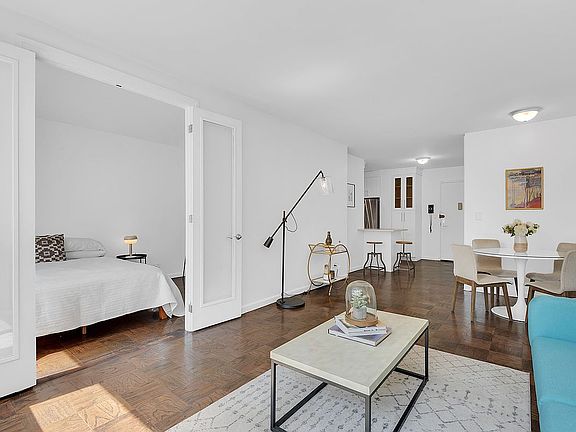 3rd image of 16 W 16th St APT 11BS