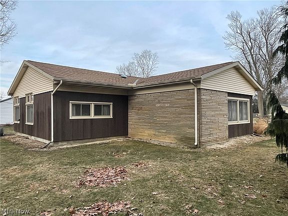 3rd image of 774 Westwood Dr
