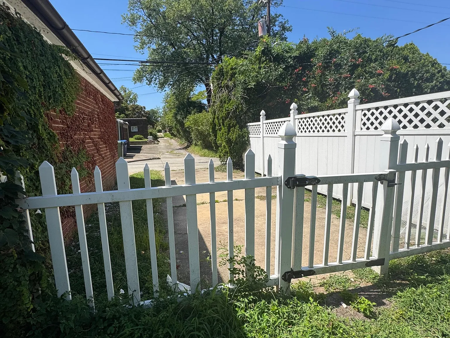4 bed, 1.5 bath, 2100 sqft, $1,135 — Photo 3