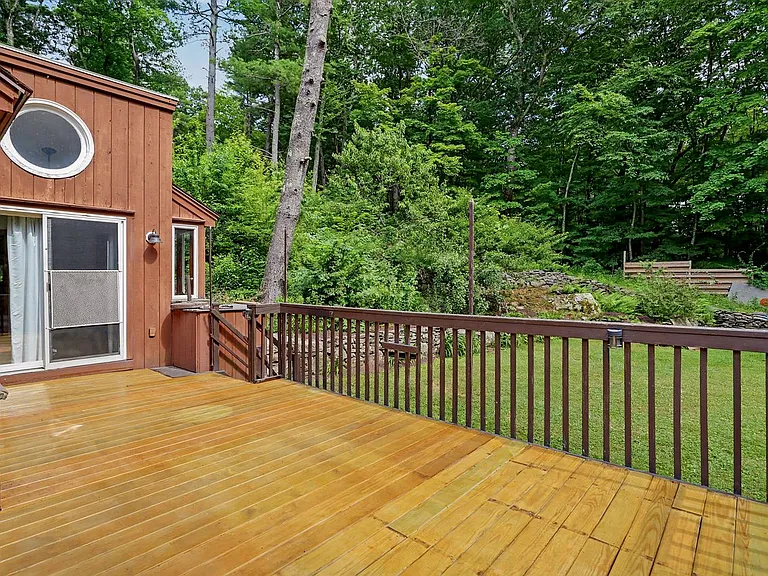 52 Stanley Rd — Photo 35