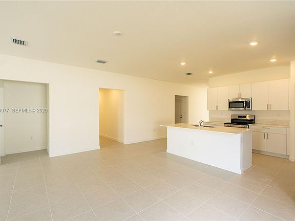 4th image of 17431 SW 286th St