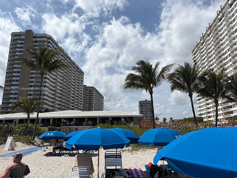 1965 S Ocean Dr #2F — Photo 10