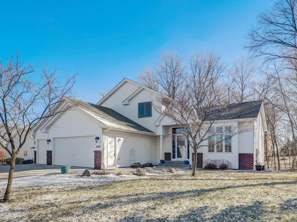 8459 Woodland Curv, Saint Bonifacius, MN 55375