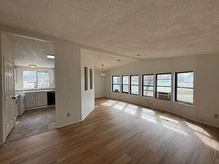 2381 E Butler Ave — Photo 2