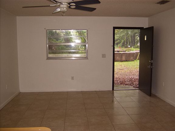 2nd image of 1009 NE 95th St Unit 2