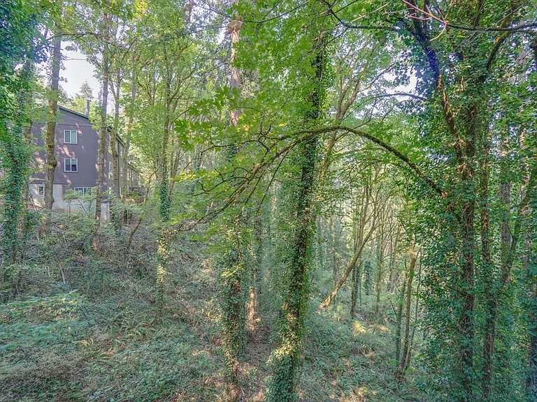 1239 SW Woods St — Photo 27