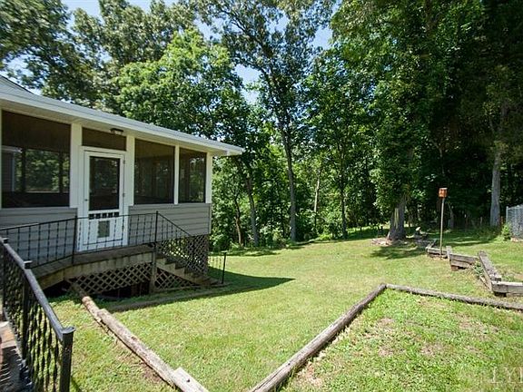 4th image of 223 Ivy Dr