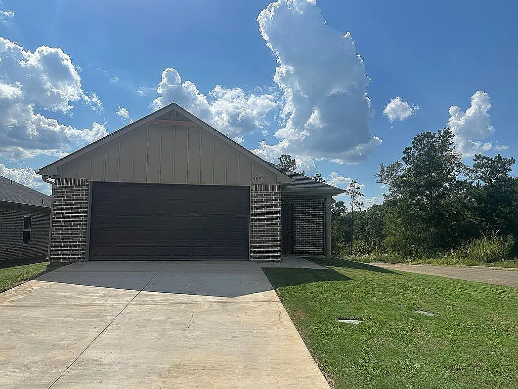 3 bed, 1552 sqft, $2,300 — Photo 2