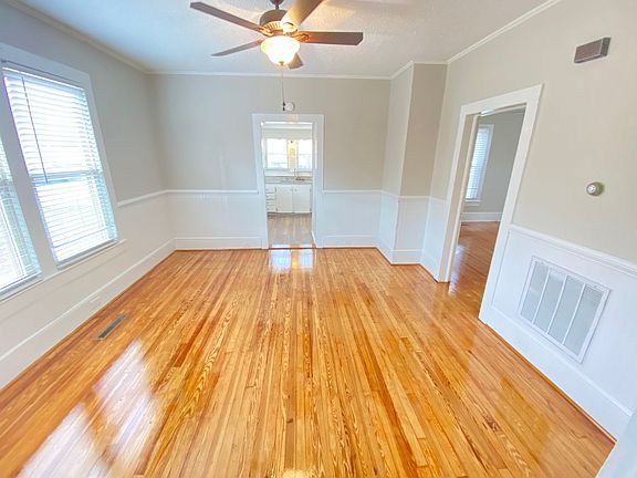 3rd image of 122 S Rose Ave