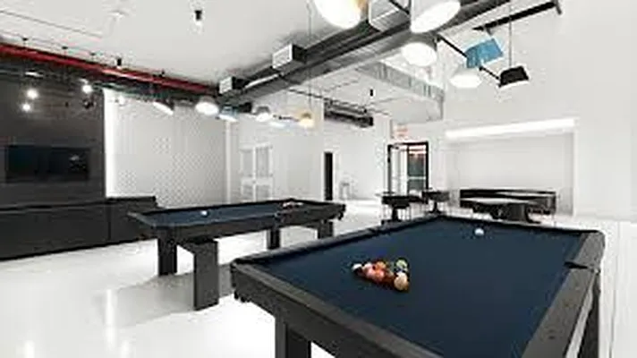 Rented by Bond New York | media 5