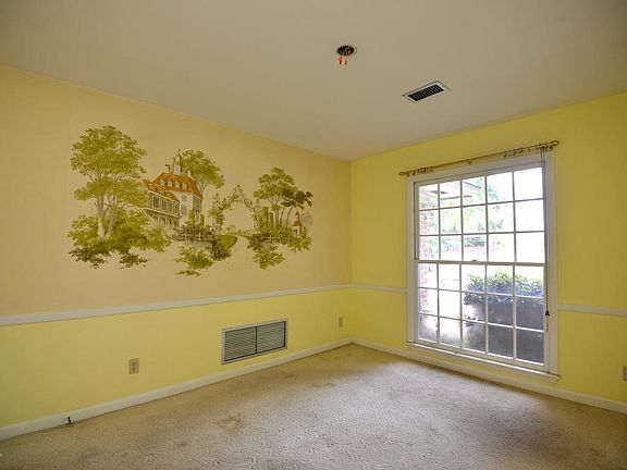 4th image of 1827 Sunnymeade Dr