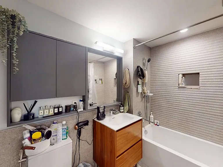 515 E 86th St #809 — Photo 12