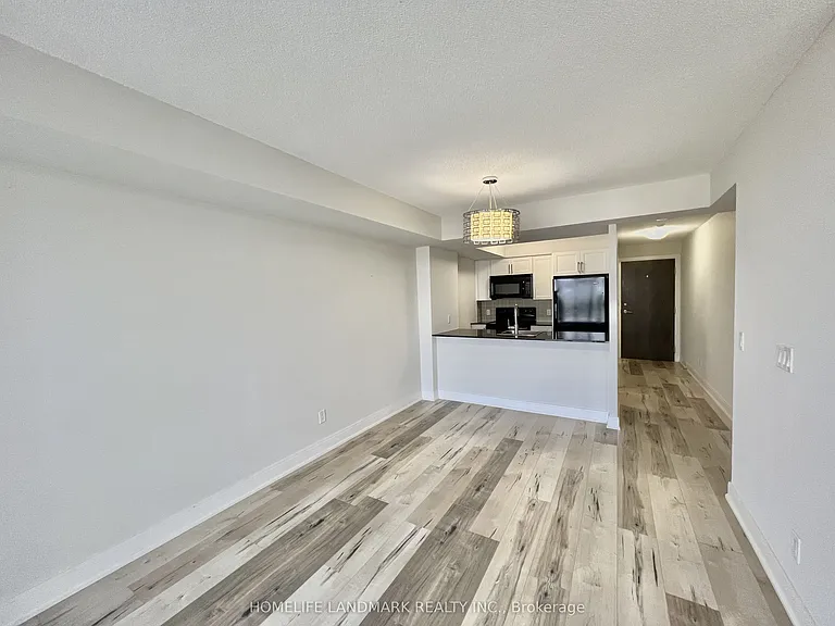 125 Village Green Sq #1111 — Photo 4
