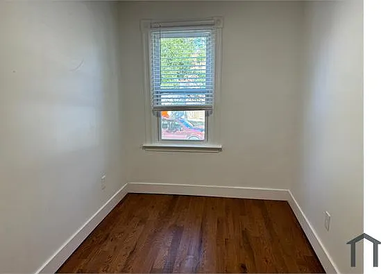 5208 Dix St NE — Photo 21