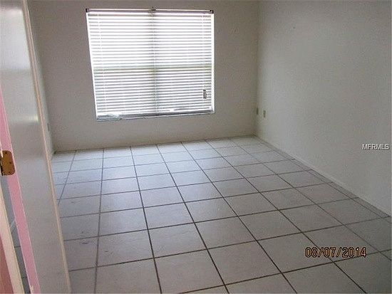 3rd image of 1009 Cane Creek Ct
