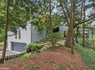 6 Circle Dr, Dune Acres, IN 46304
