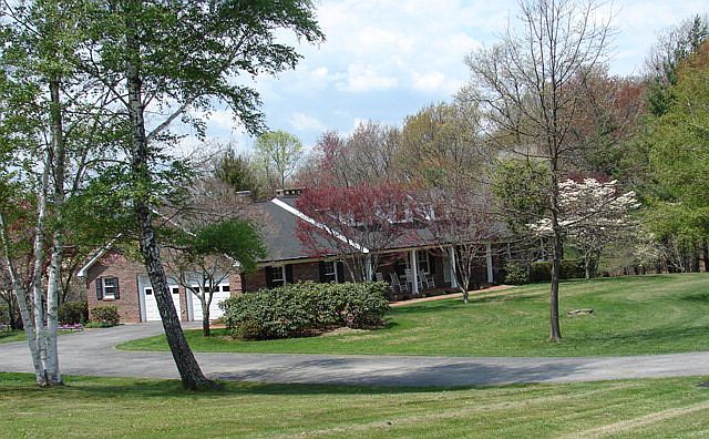 1st image of 1544 Memorial Park Dr