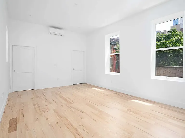 205 E 17th St #4B — Photo 9
