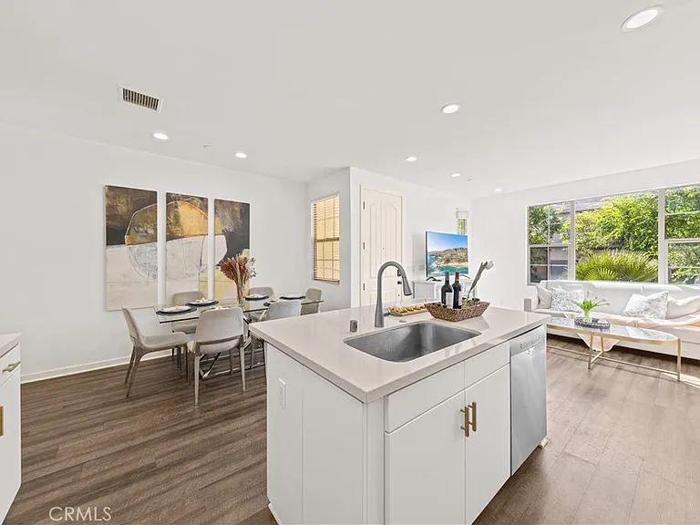 56 Bay Laurel — Photo 8
