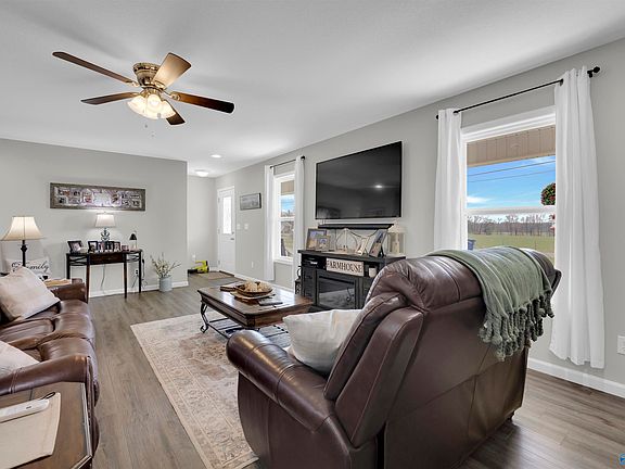 4th image of 1080 Carissa Rd